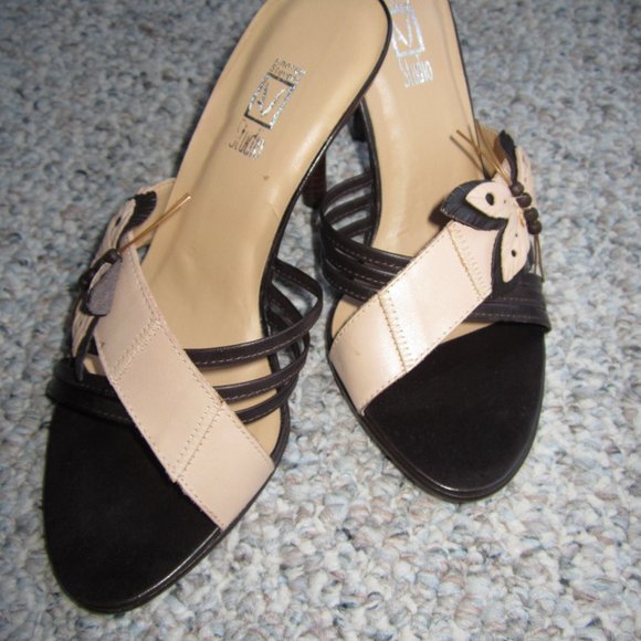 Andrew Stevens Studio Butterfly Heeled Sandal - Picture 6 of 10